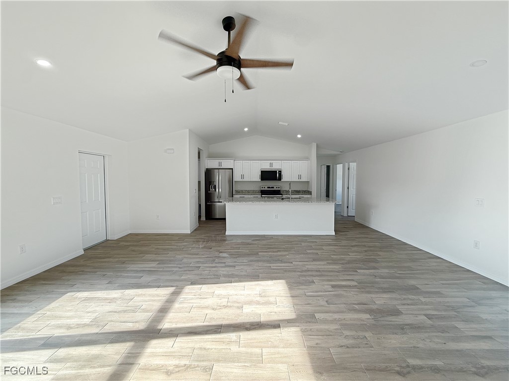 8157 Albatross RD