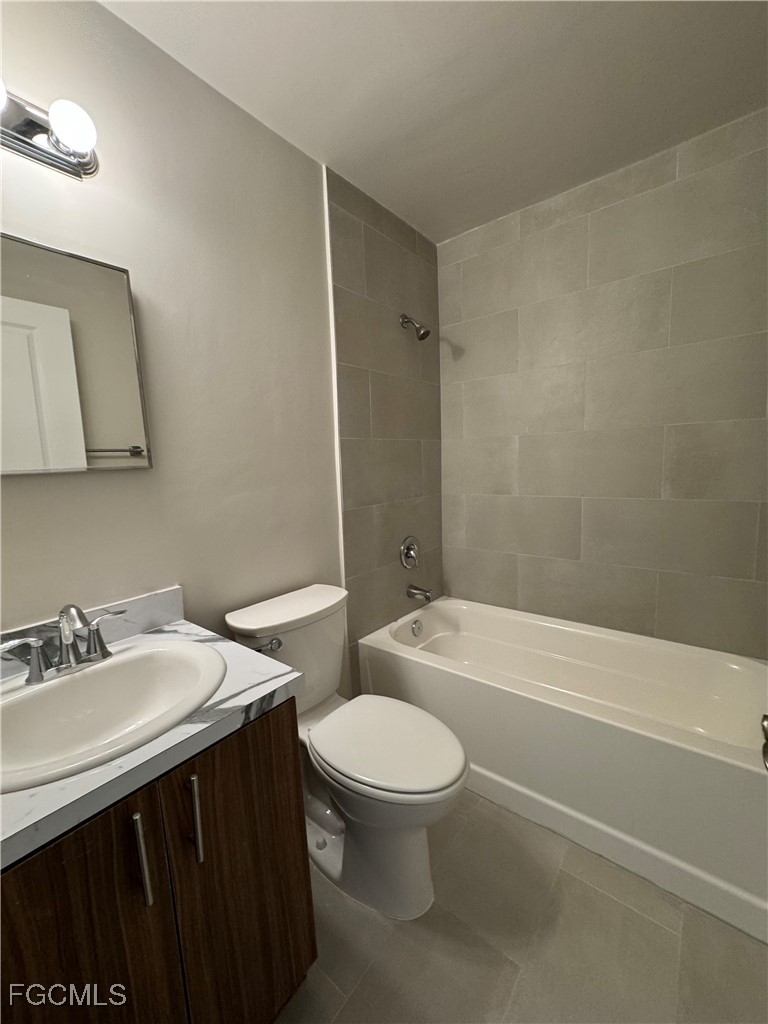 7961 Gladiolus DR