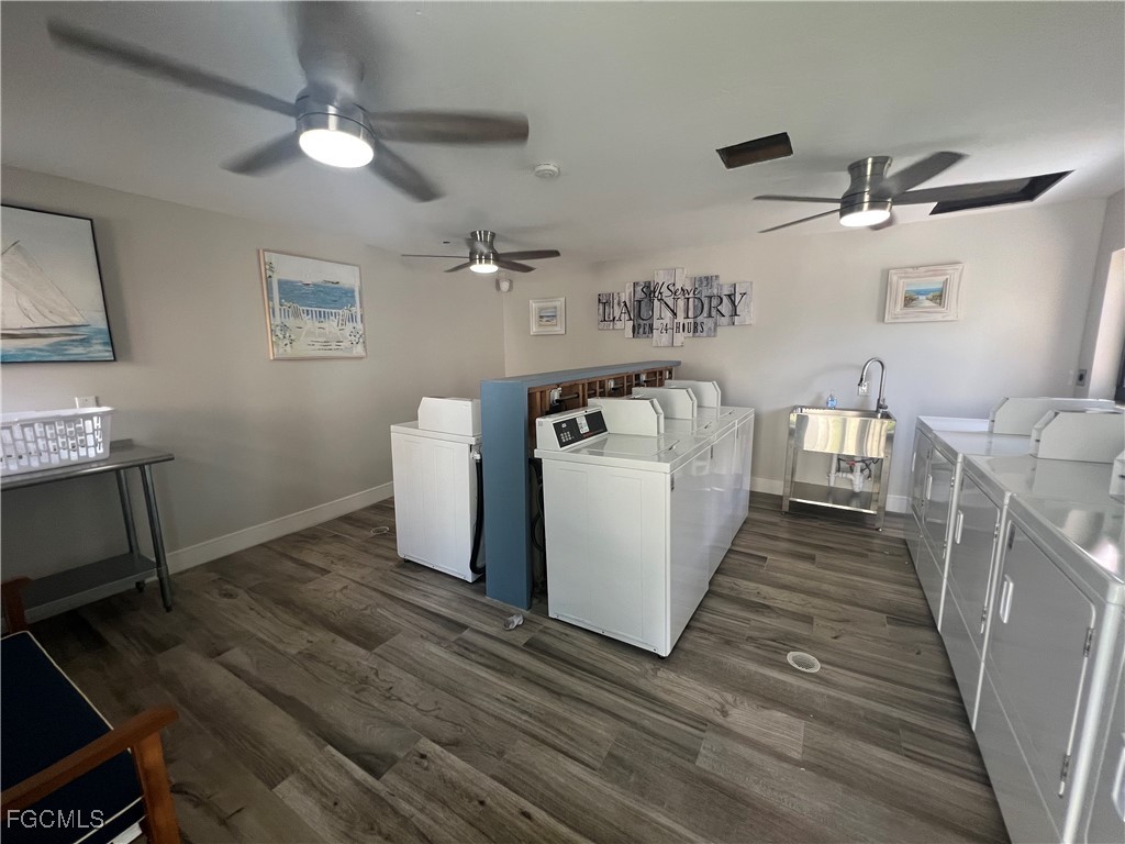 7961 Gladiolus DR