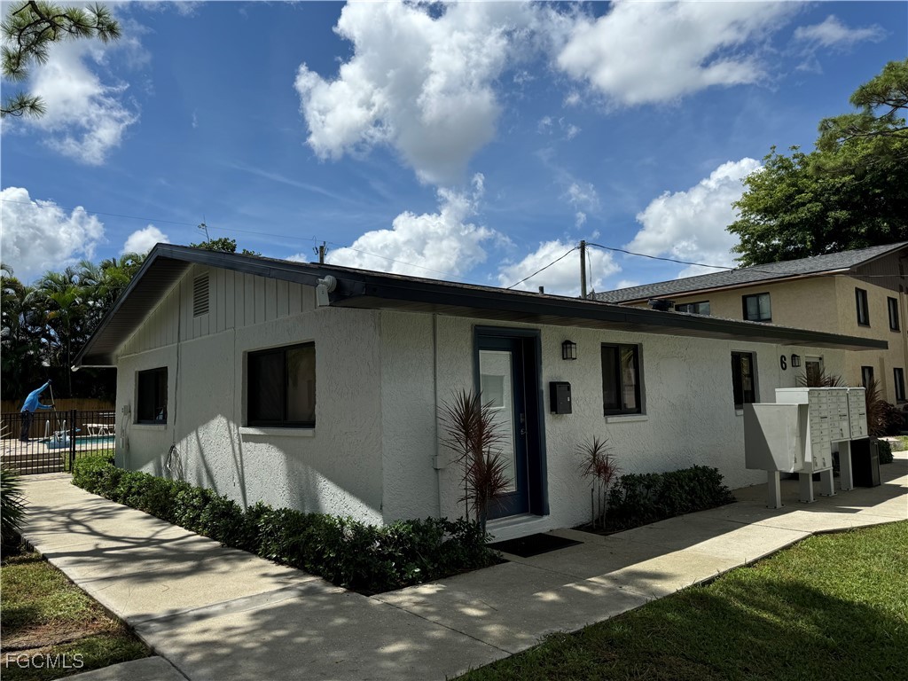 7961 Gladiolus DR