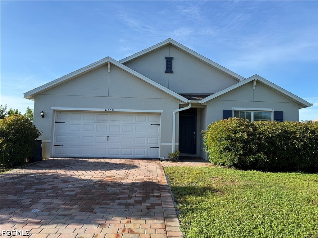 8458 Blackberry RD
