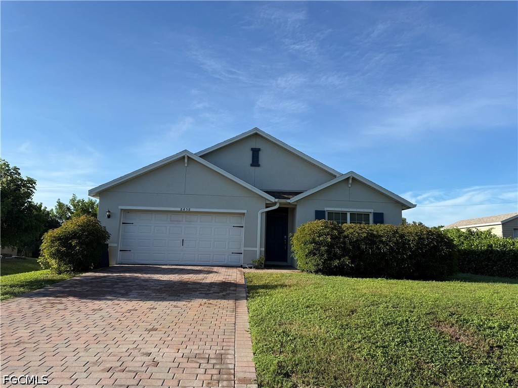 8458 Blackberry RD