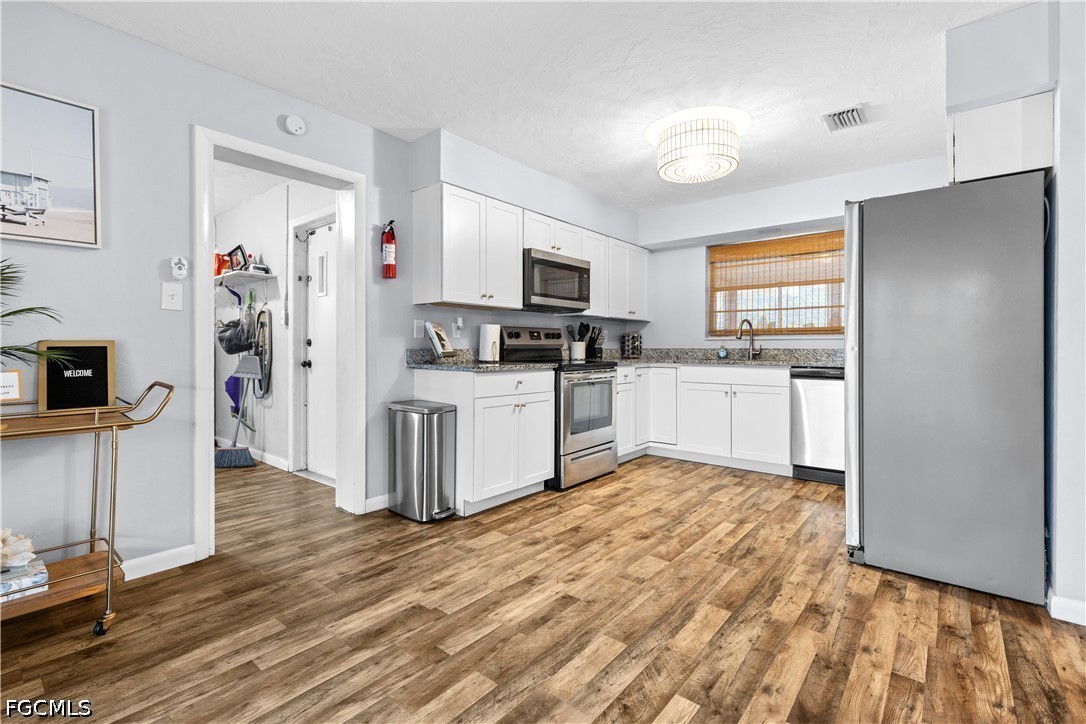 1930 Oakley AVE