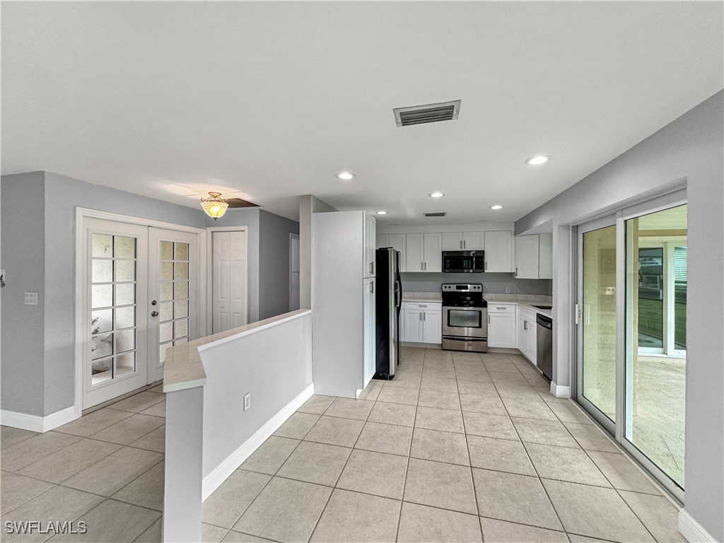 5205 Del Prado BLVD S
