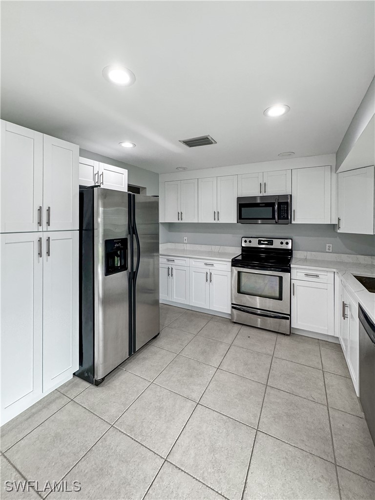 5205 Del Prado BLVD S