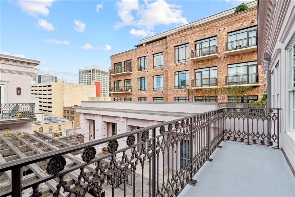 700 MAGAZINE Street 516