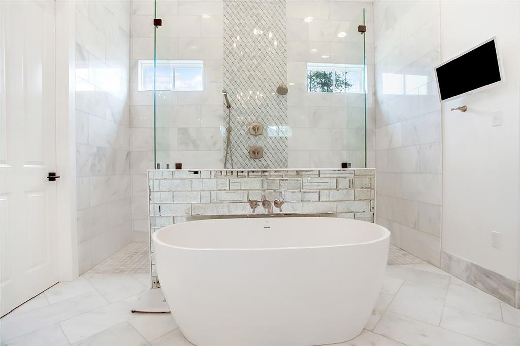 1204 DELTA Lane
