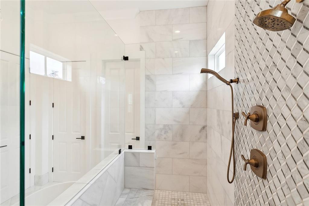 1204 DELTA Lane