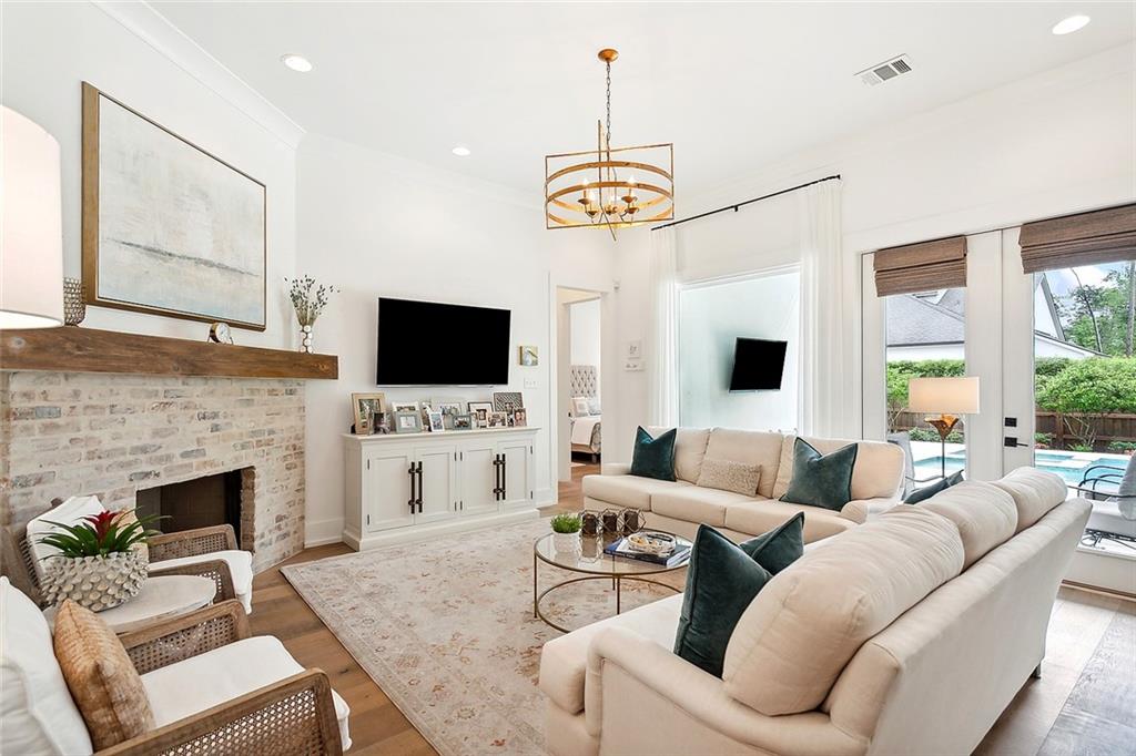 1204 DELTA Lane