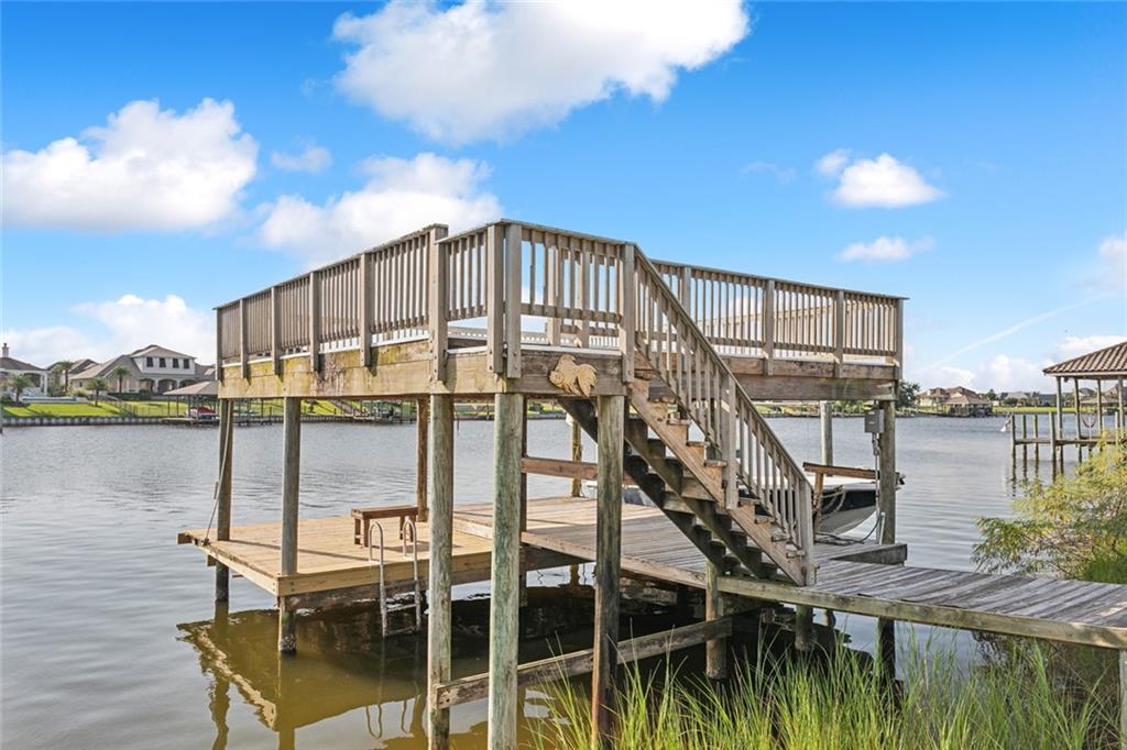 1079 S MARINA VILLA None