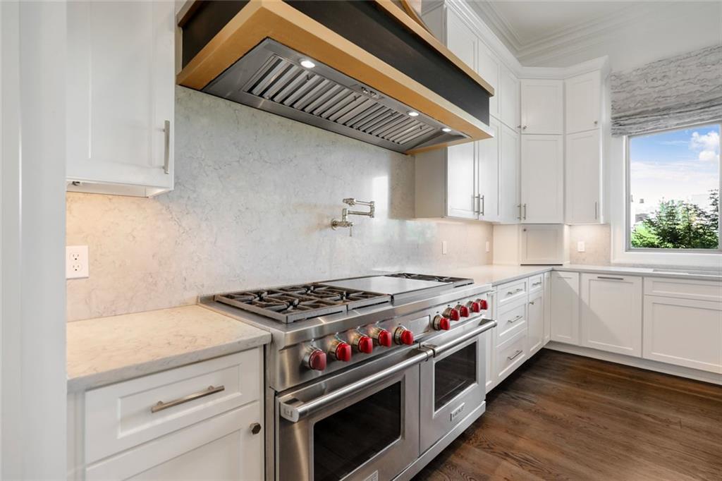 200 OLEANDER Court