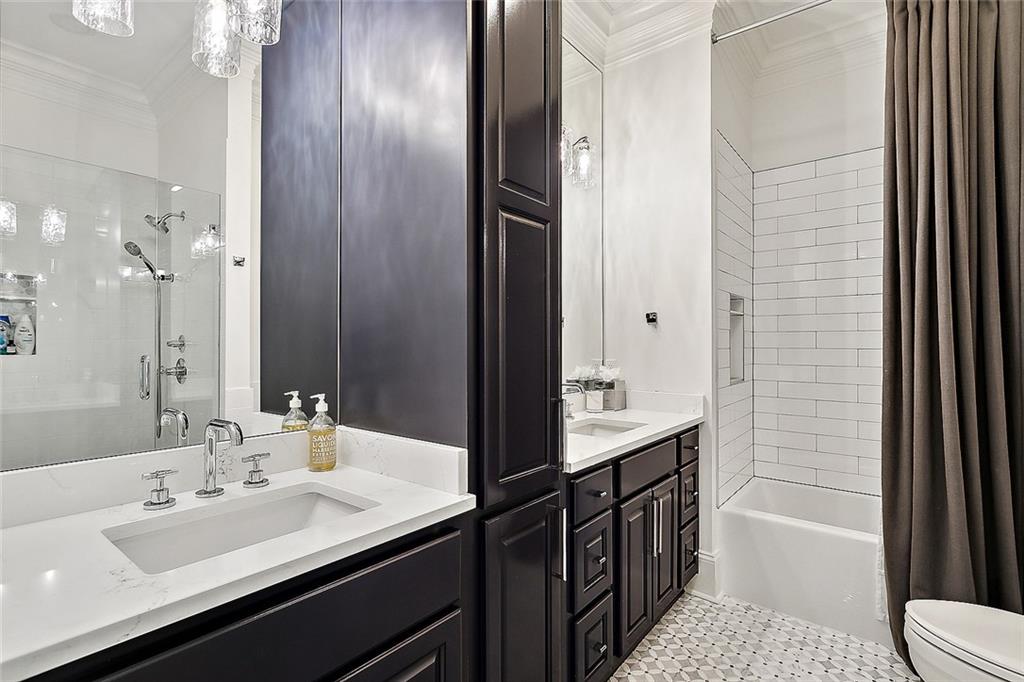 200 OLEANDER Court