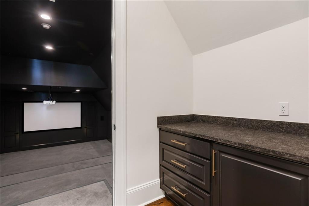 200 OLEANDER Court
