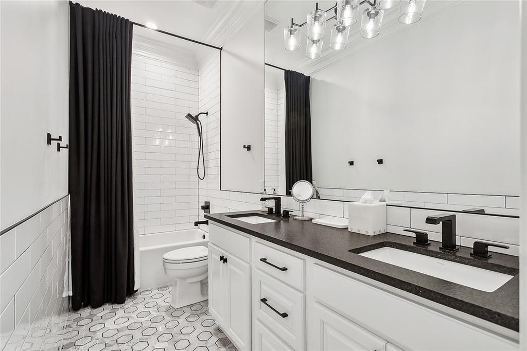200 OLEANDER Court