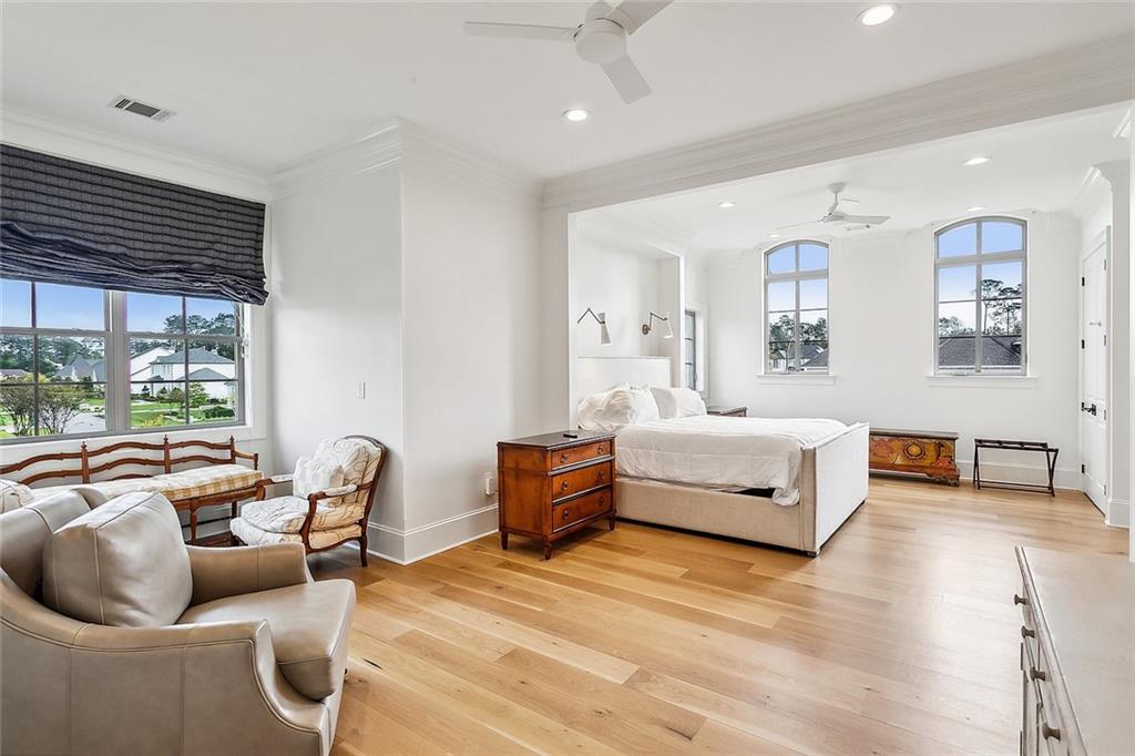 200 OLEANDER Court
