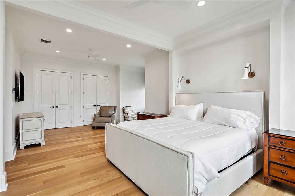 200 OLEANDER Court
