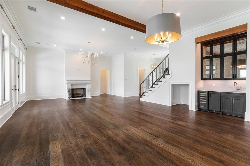 200 OLEANDER Court