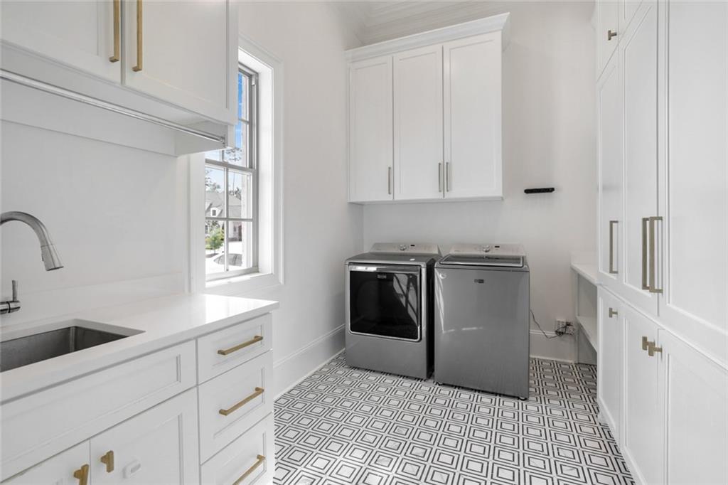 200 OLEANDER Court