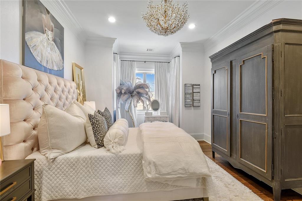 200 OLEANDER Court