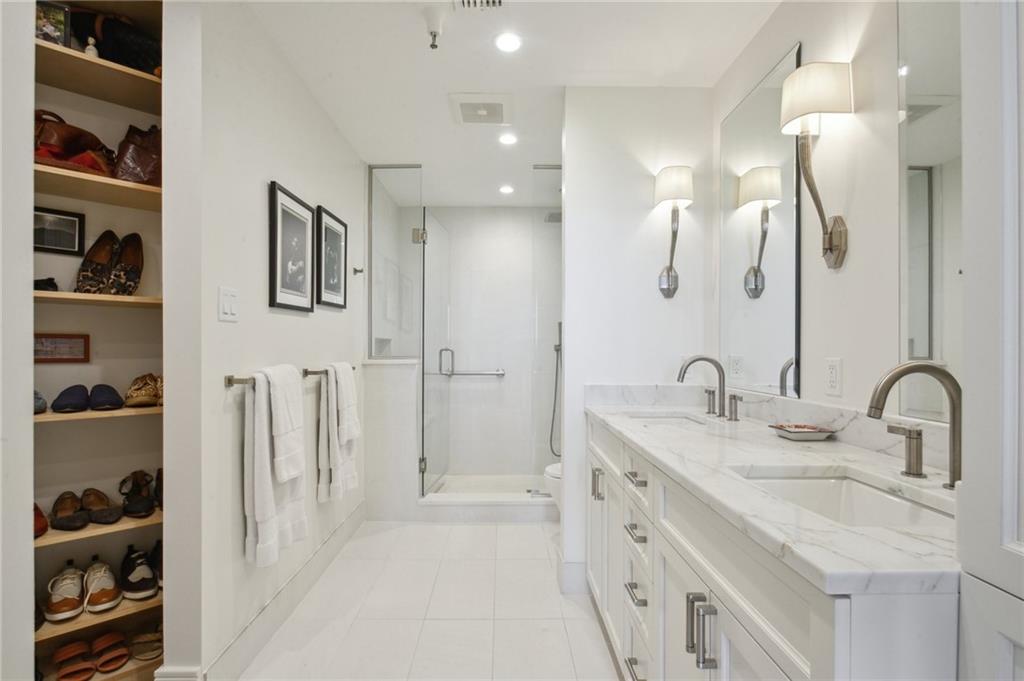 170 WALNUT Street 2-D