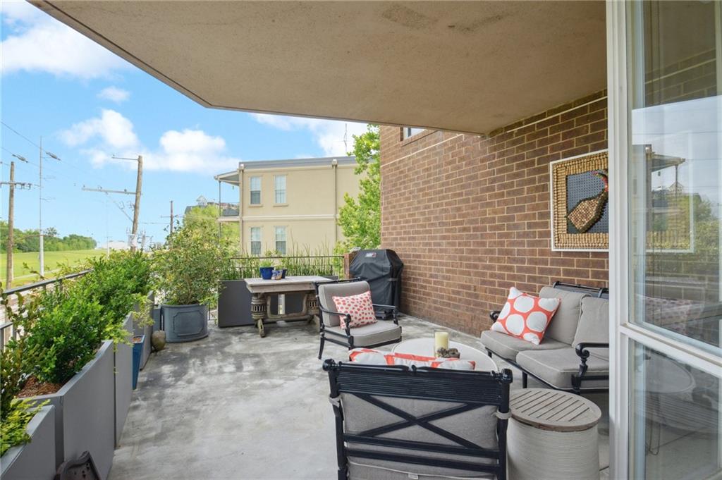 170 WALNUT Street 2-D