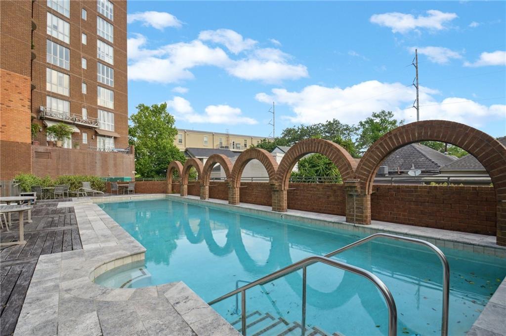 170 WALNUT Street 2-D