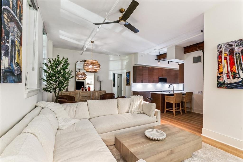 404 NOTRE DAME Street 1