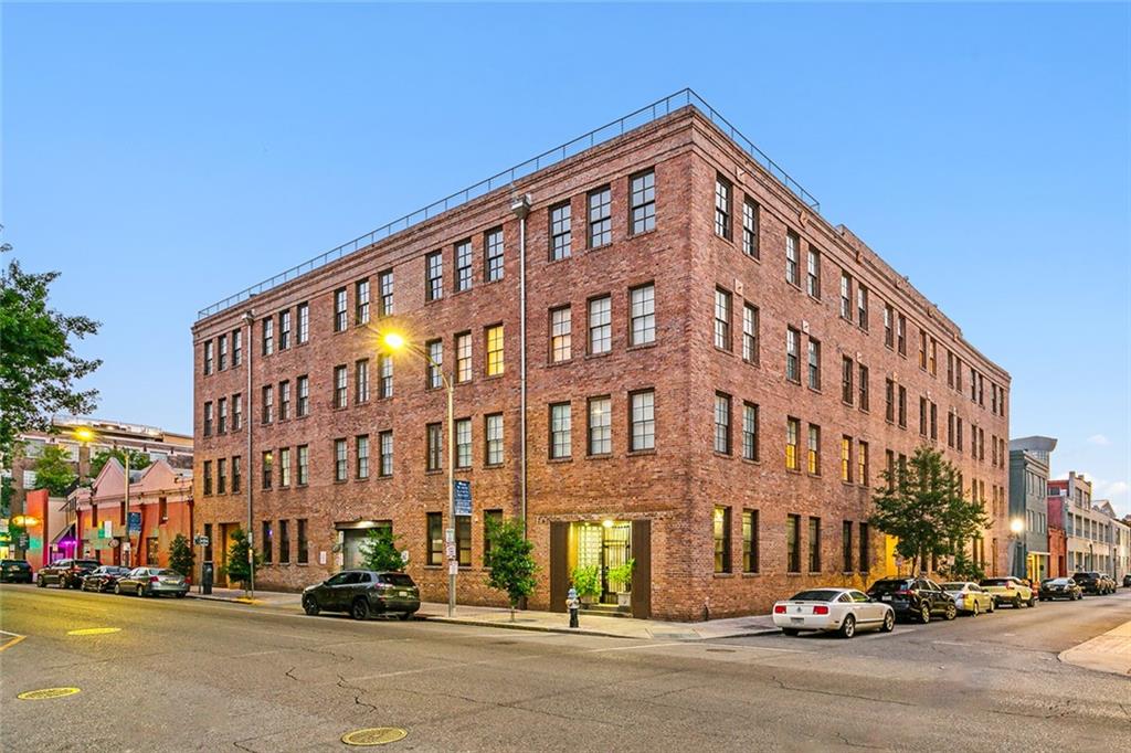 404 NOTRE DAME Street 1