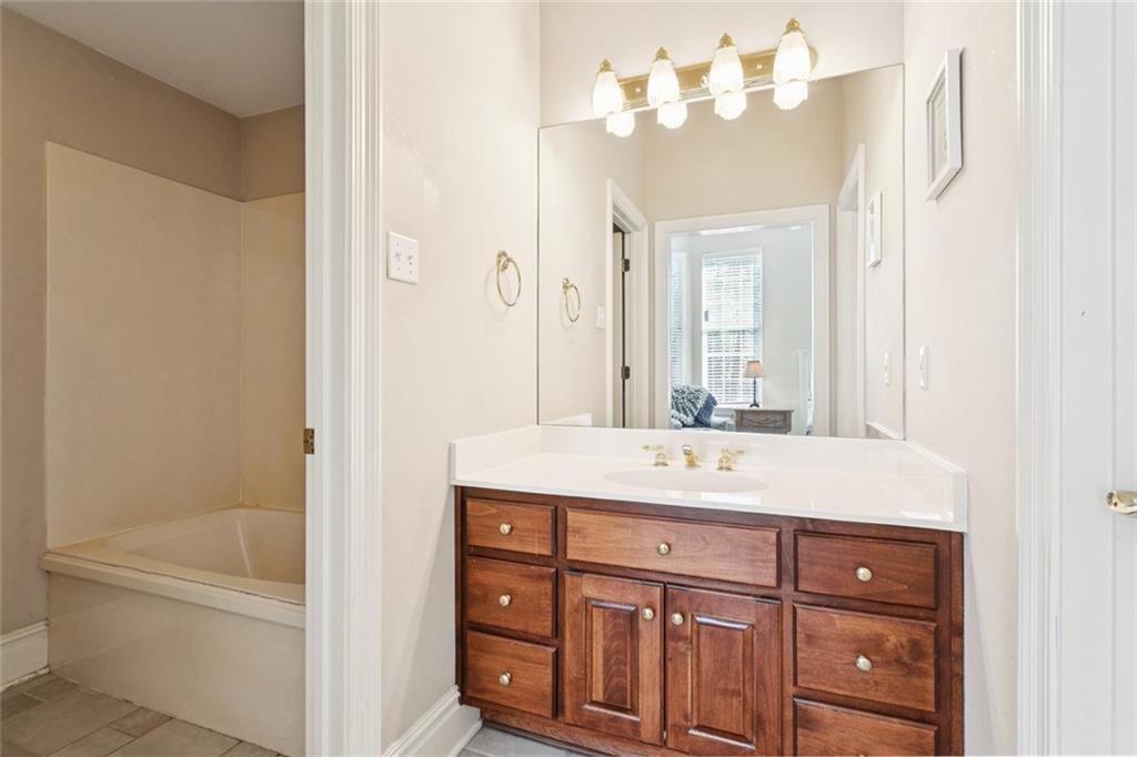 74 TUPELO Trace