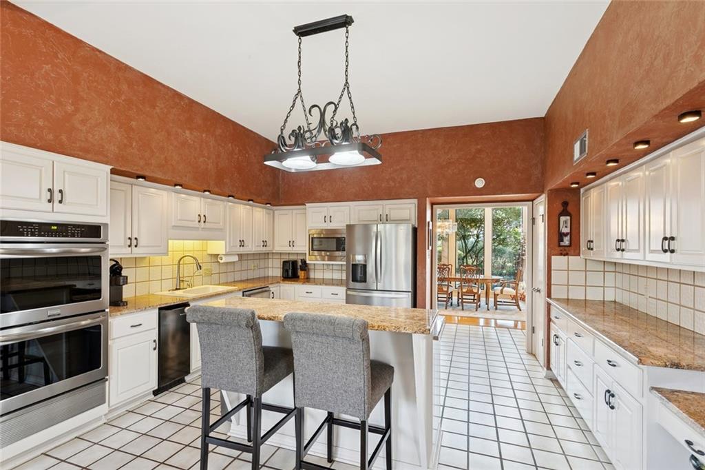 809 TETE LOURS Drive