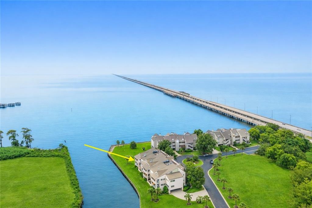 303 MARINERS ISLAND Boulevard 303