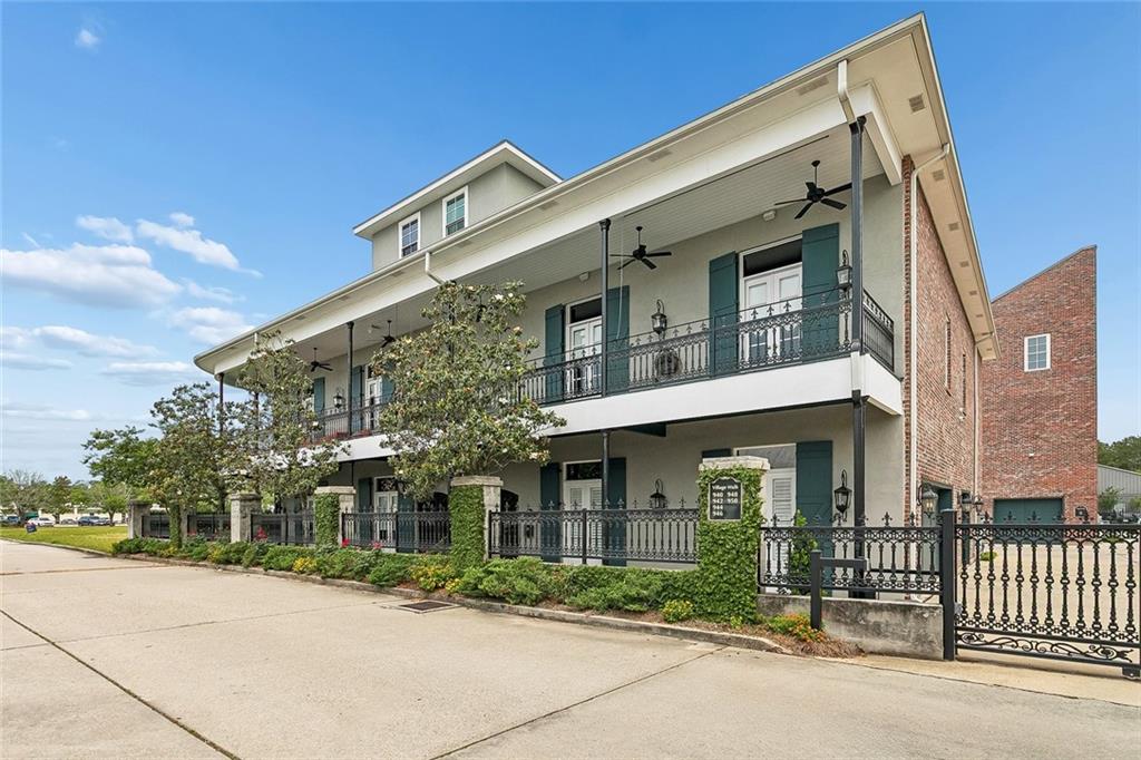 940 VILLAGE WALK Lane 3B