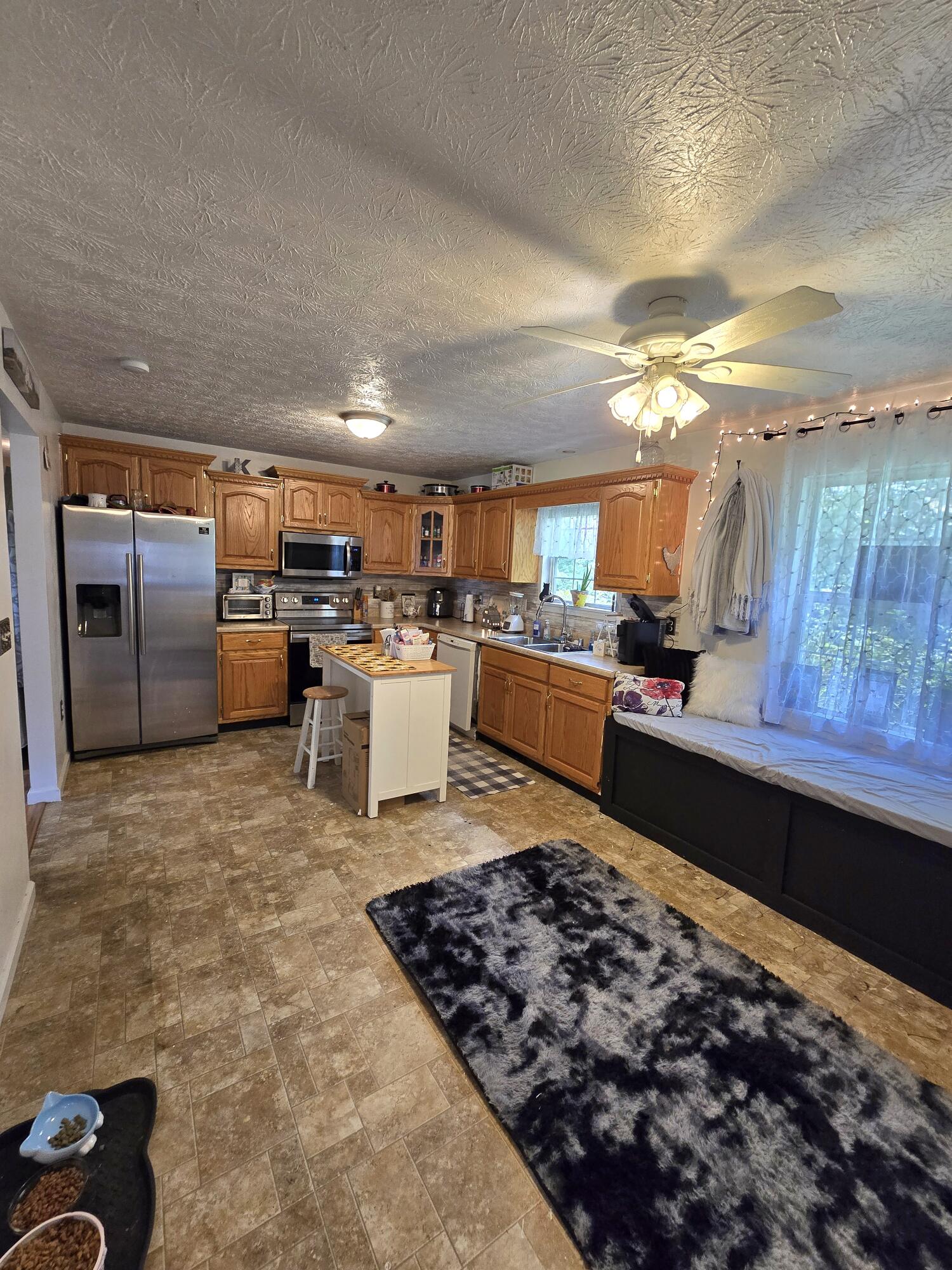9356 Hwy 1275 N