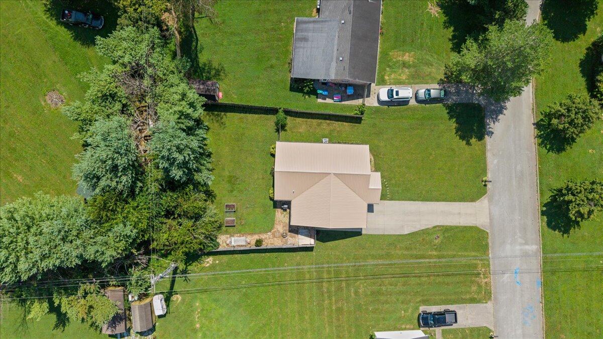 302 Oak Grove Lane