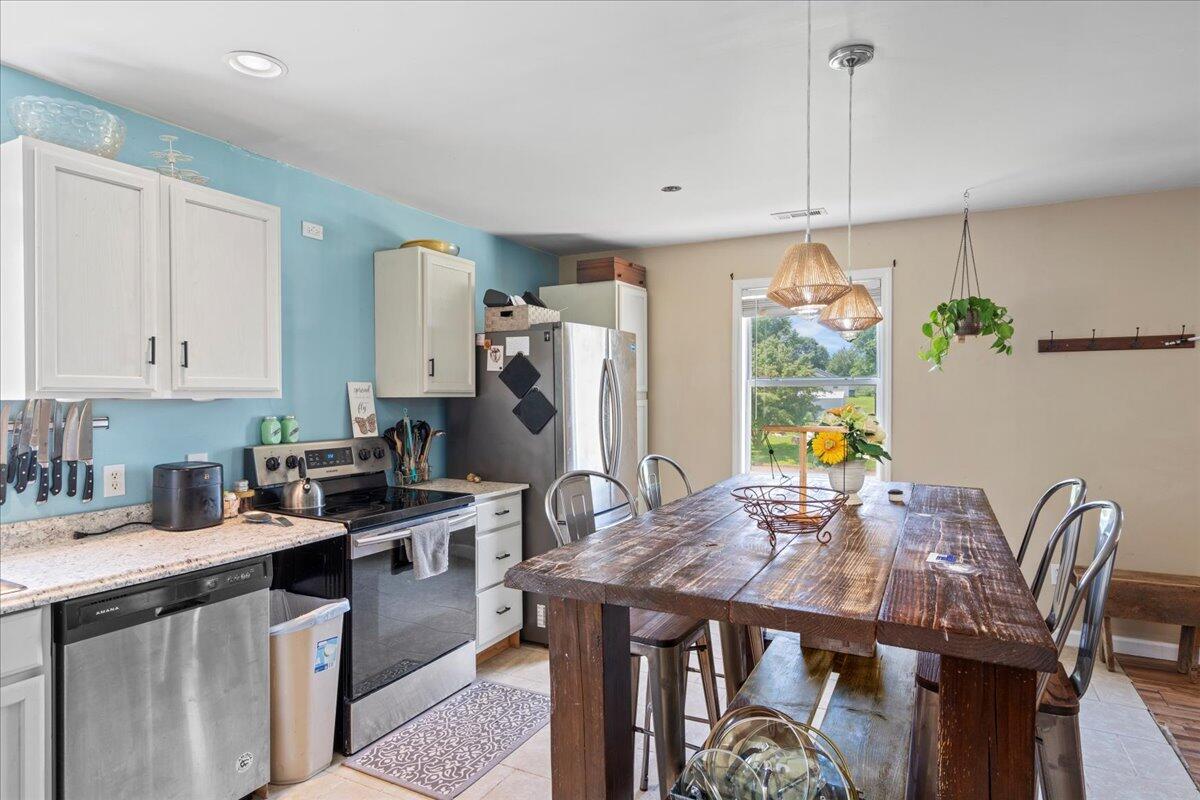 302 Oak Grove Lane