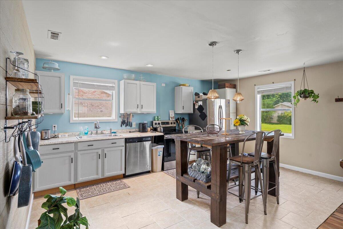 302 Oak Grove Lane