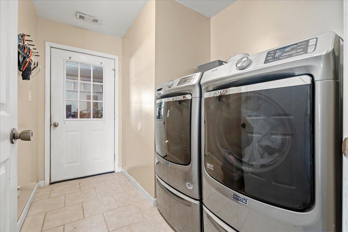 302 Oak Grove Lane