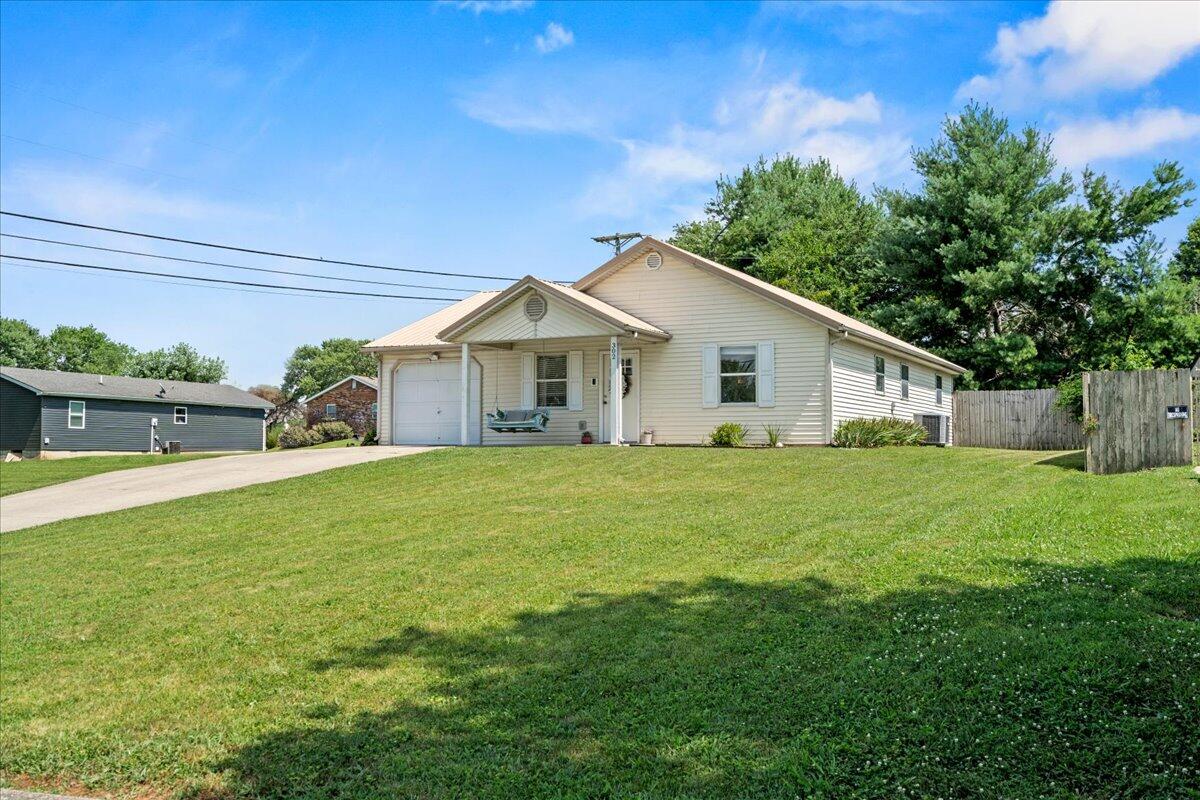 302 Oak Grove Lane