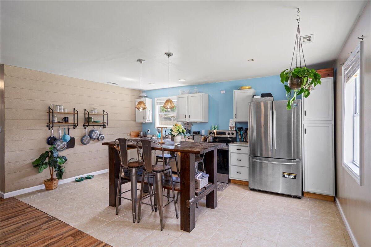 302 Oak Grove Lane