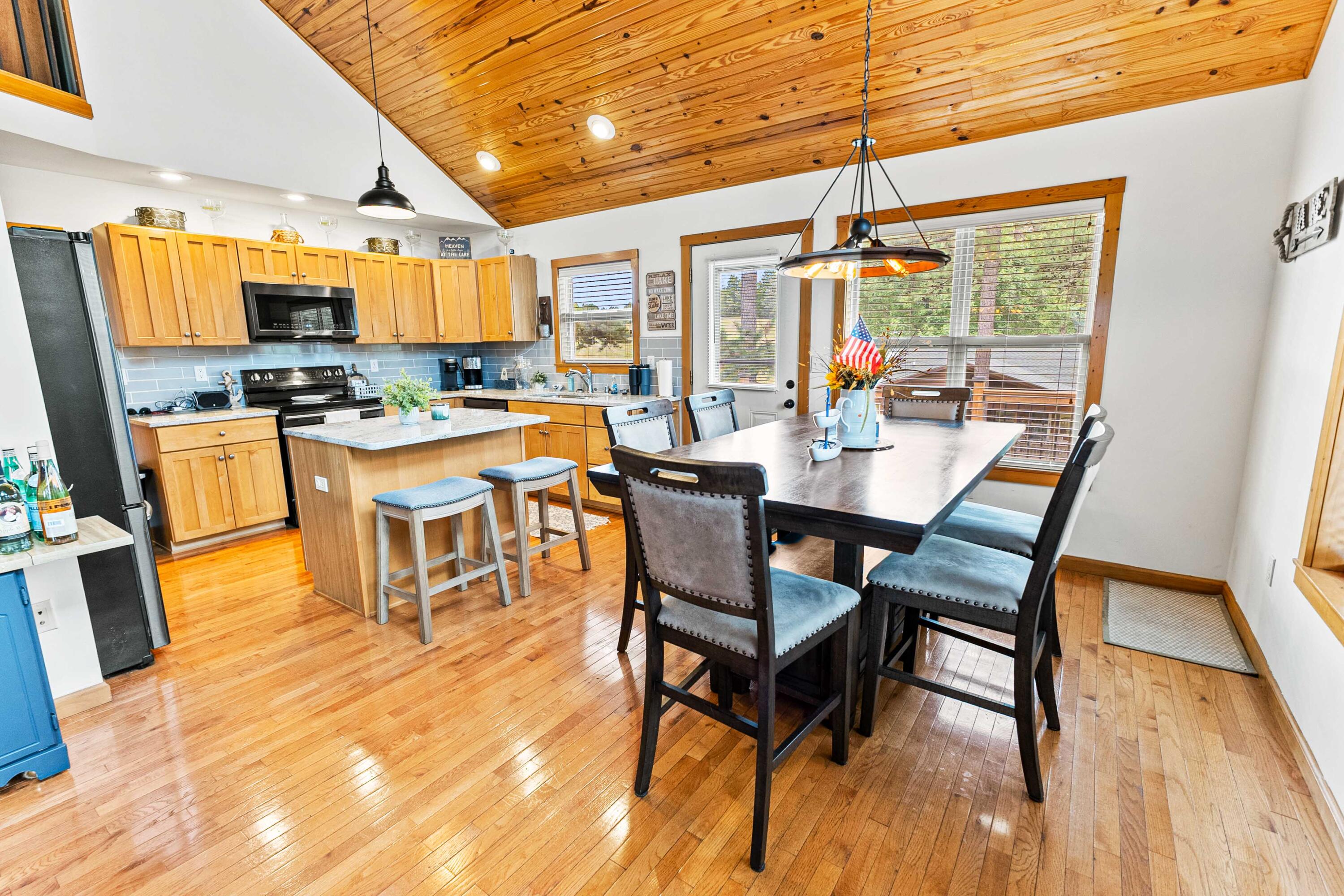1824 Bridge Hollow Road
