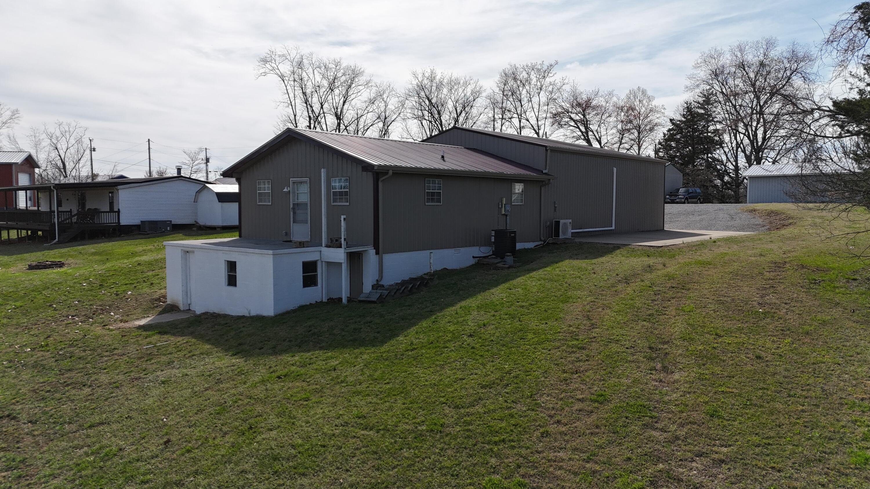 150 Lakeview Circle