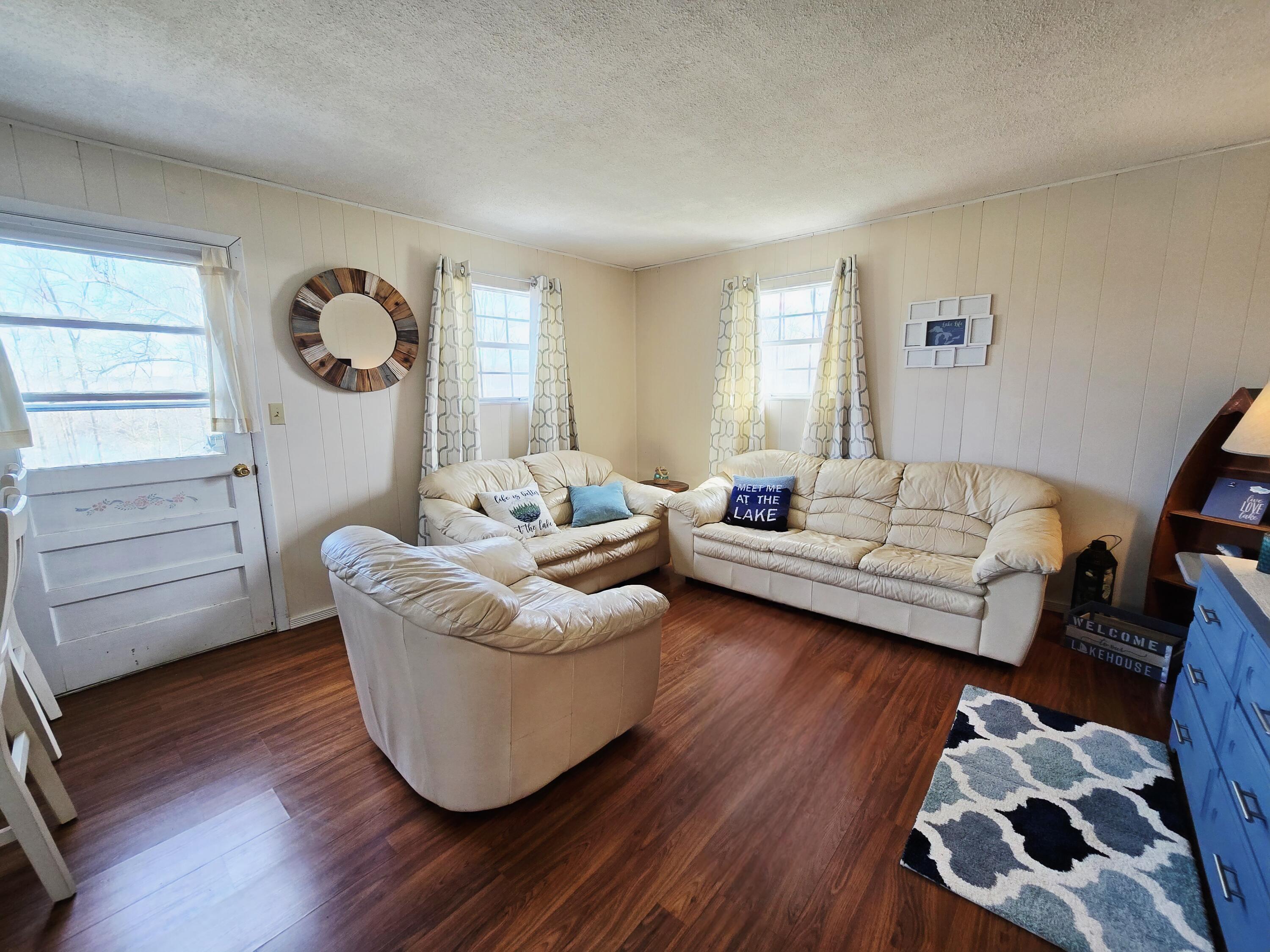 150 Lakeview Circle