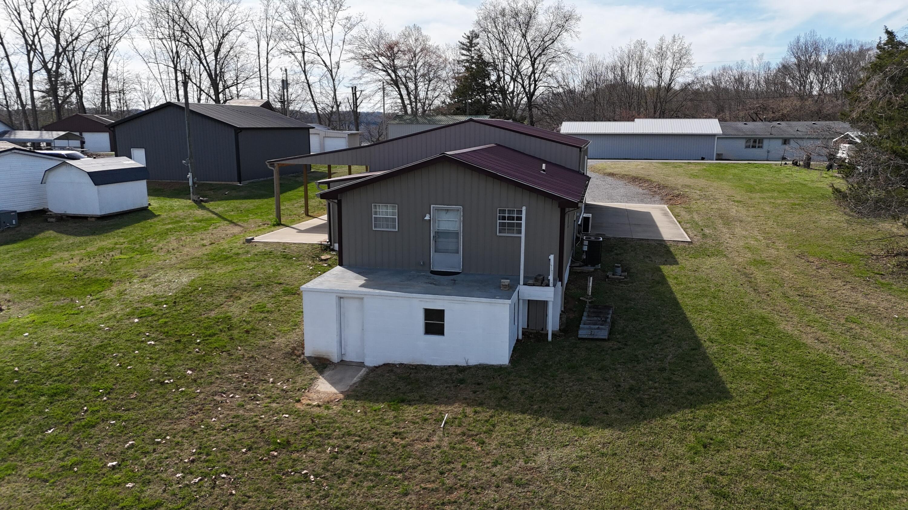 150 Lakeview Circle