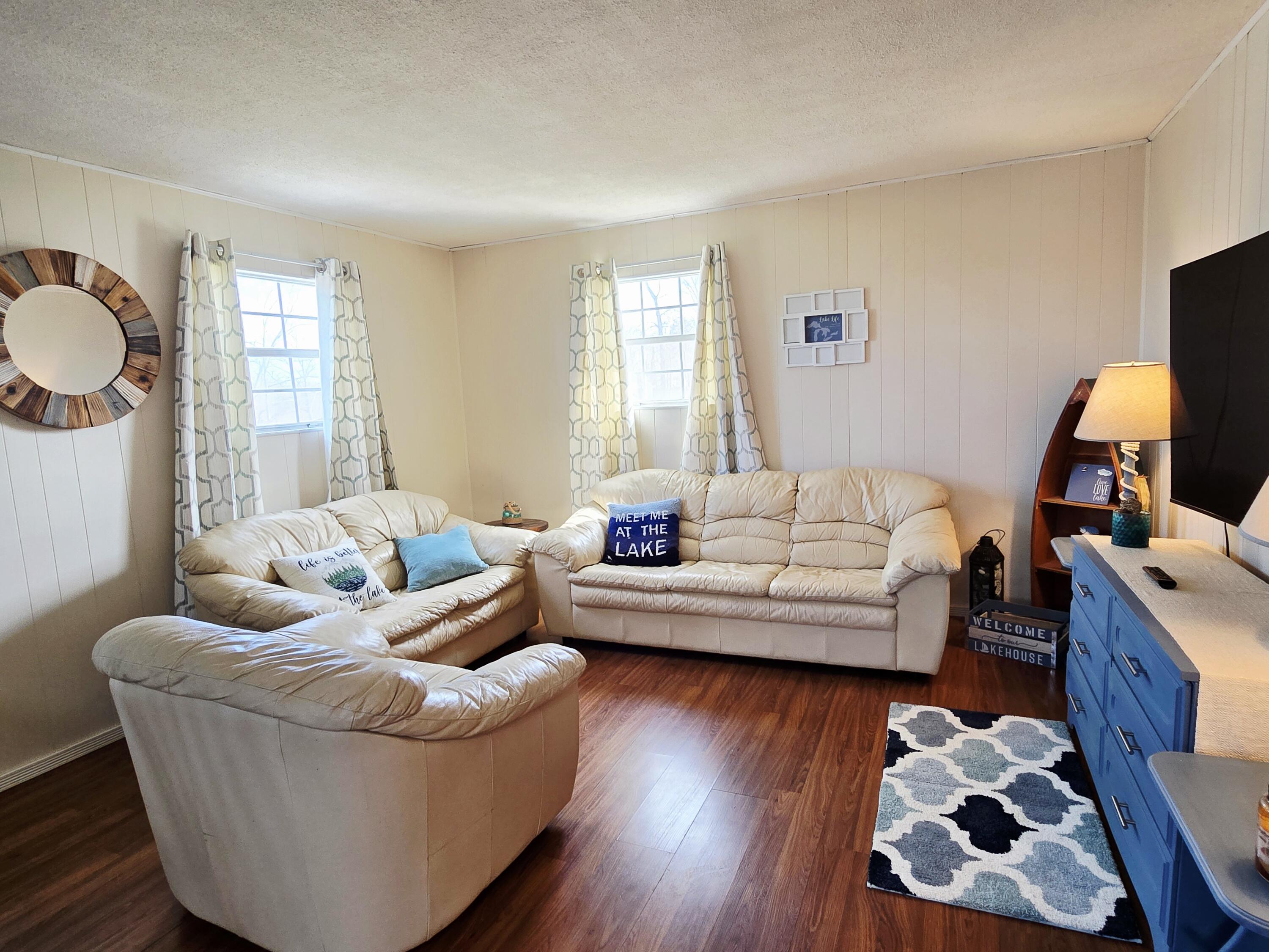 150 Lakeview Circle