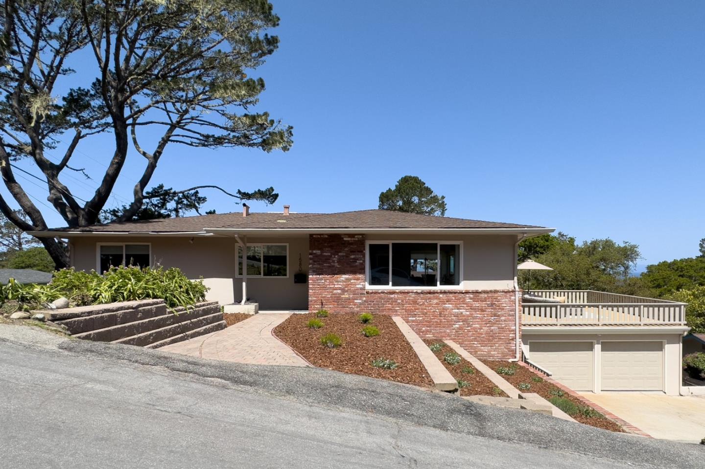 1580 Irving AVE