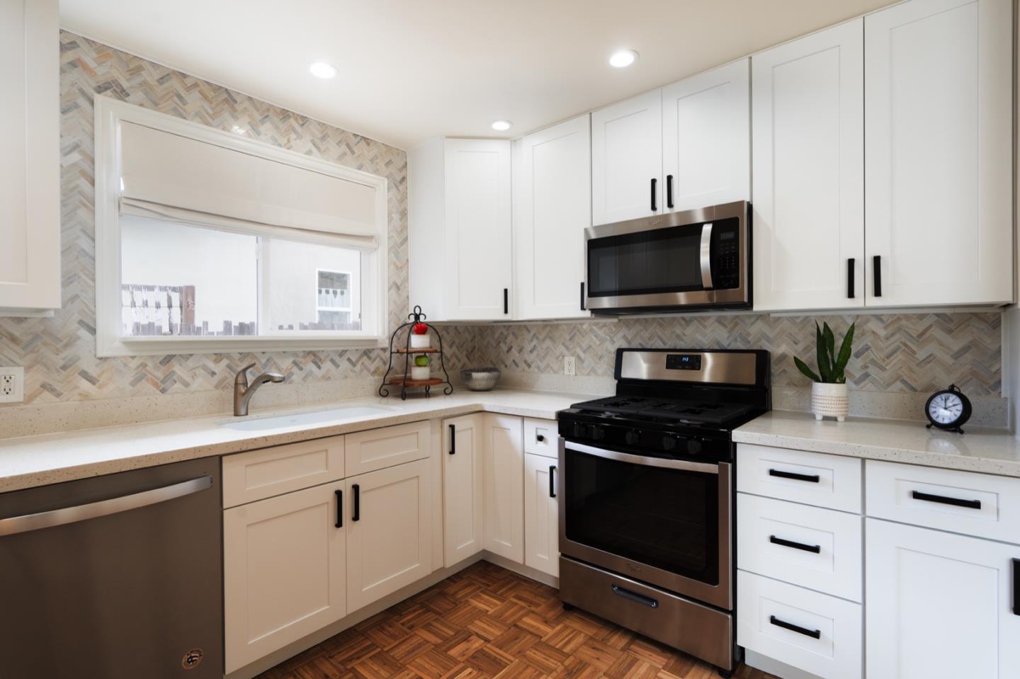 846 Walnut ST