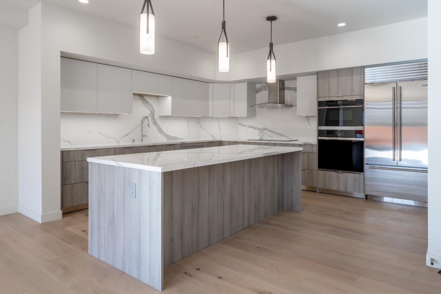 520 Lighthouse AVE 203