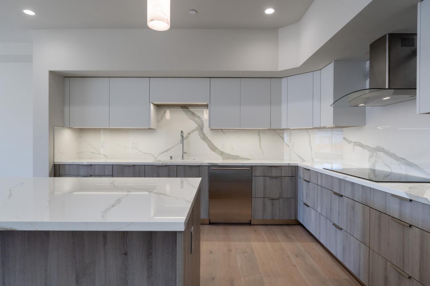 520 Lighthouse AVE 203