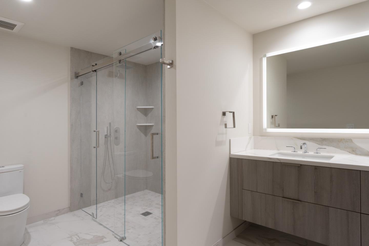 520 Lighthouse AVE 203