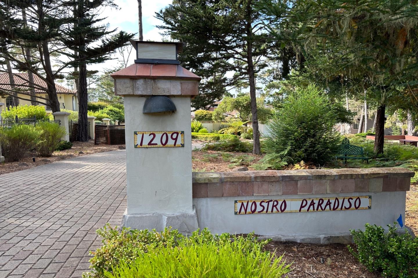 1209 Benbow PL